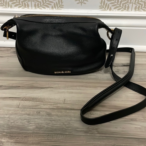 Michael Kors Black Crossbody in EUC - Picture 1 of 16